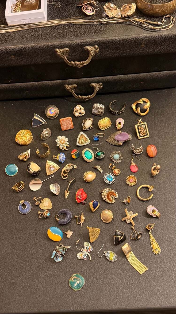 Vintage Single Earrings Lot (pierced & clip)